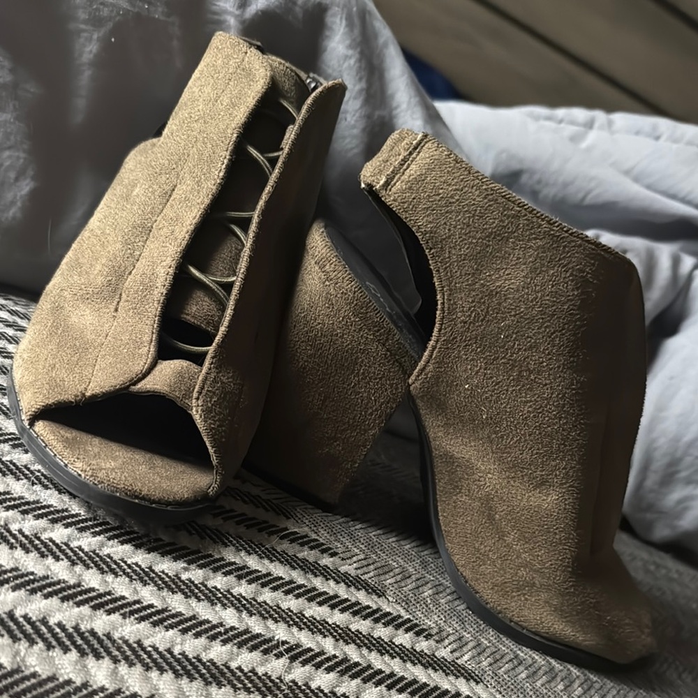 Qupid Tan Heeled Boots Suede Ankle-Height
